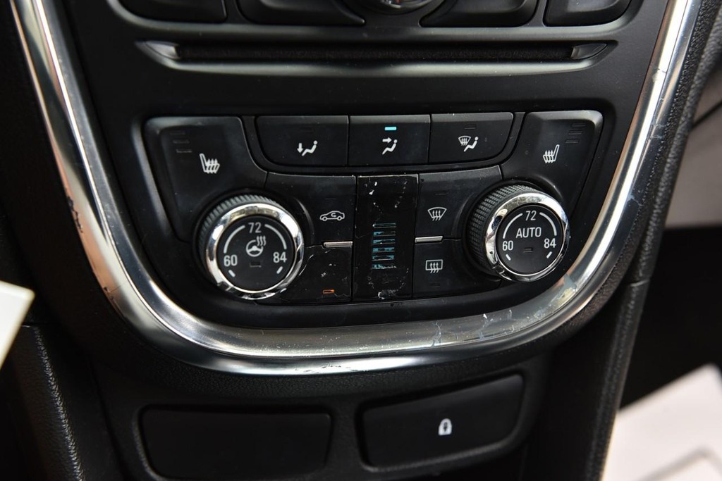 Buick Encore Vehicle Full-screen Gallery Image 15