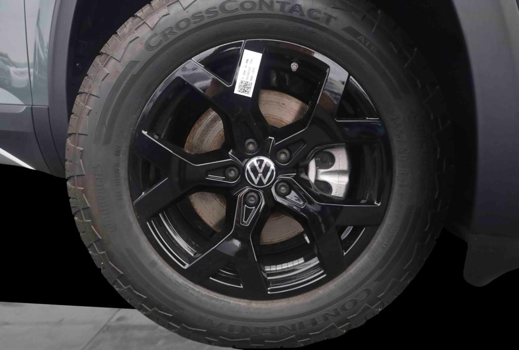 Volkswagen Atlas Vehicle Full-screen Gallery Image 3