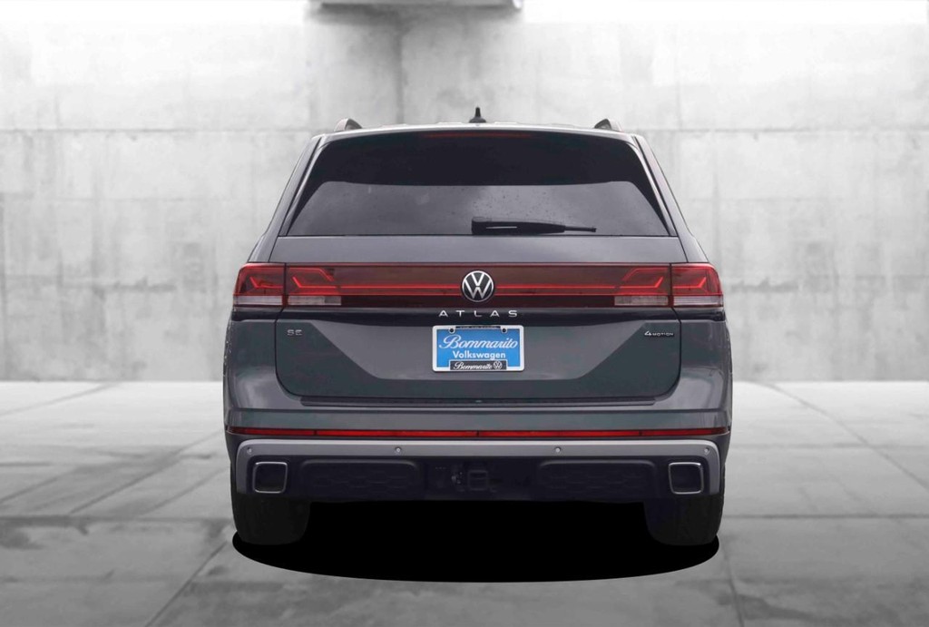 Volkswagen Atlas Vehicle Full-screen Gallery Image 6
