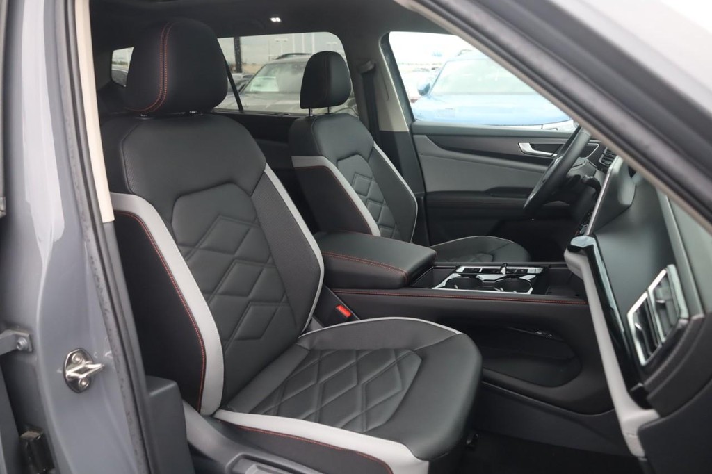 Volkswagen Atlas Vehicle Full-screen Gallery Image 20