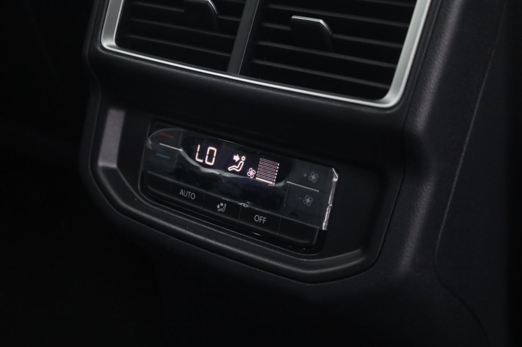 Volkswagen Atlas Vehicle Full-screen Gallery Image 22