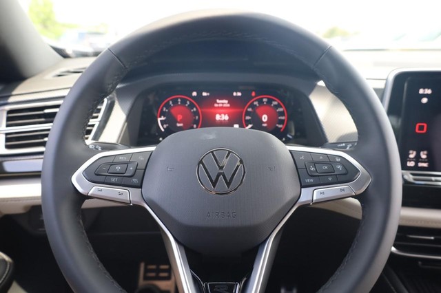 Volkswagen Atlas Cross Sport Vehicle Image 09