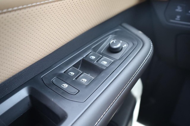 Volkswagen Atlas Cross Sport Vehicle Image 17