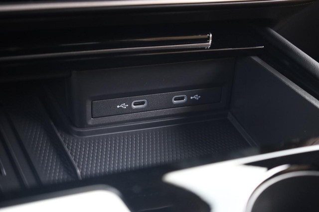 Volkswagen Atlas Cross Sport Vehicle Image 13