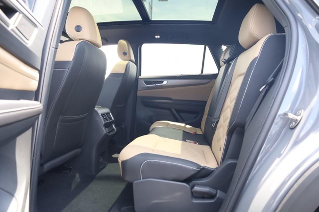 Volkswagen Atlas Cross Sport Vehicle Image 19