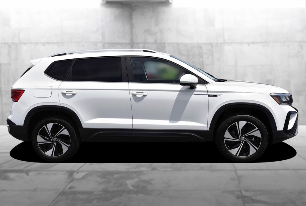 Volkswagen Taos Vehicle Full-screen Gallery Image 5