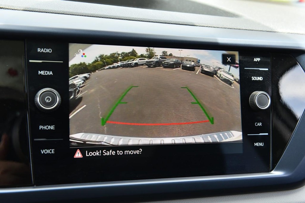Volkswagen Taos Vehicle Full-screen Gallery Image 13