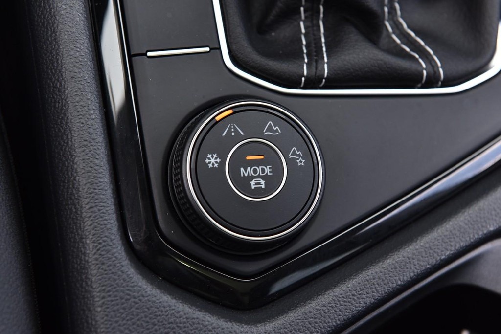 Volkswagen Taos Vehicle Full-screen Gallery Image 18