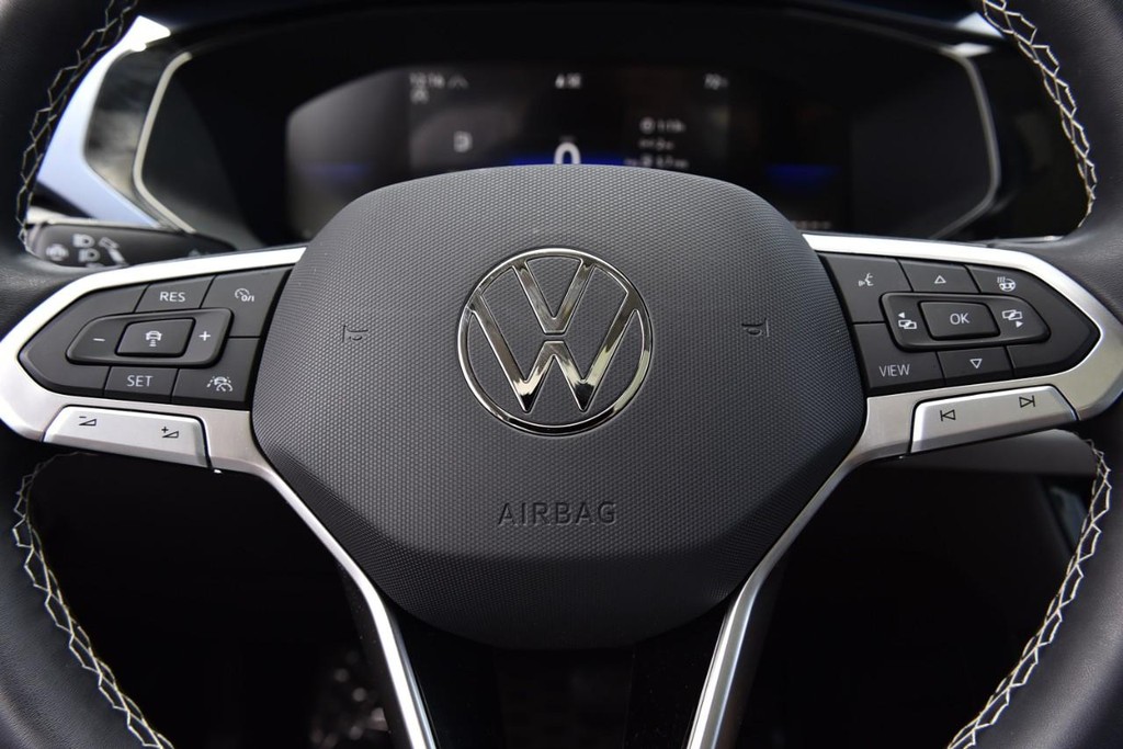Volkswagen Taos Vehicle Full-screen Gallery Image 19