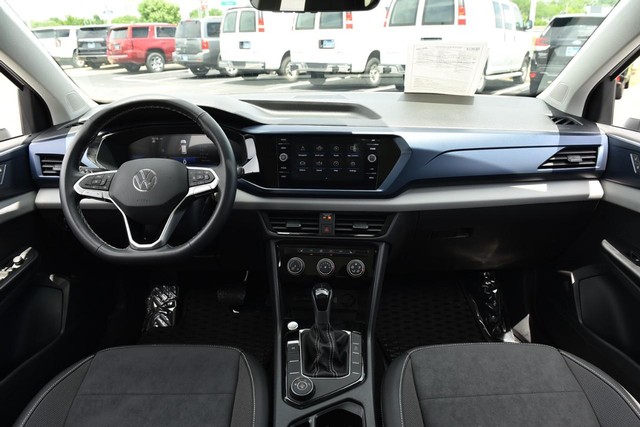 Volkswagen Taos Vehicle Image 07