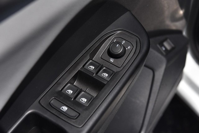 Volkswagen Taos Vehicle Image 08