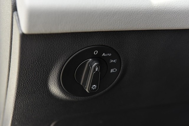 Volkswagen Taos Vehicle Image 11