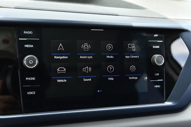 Volkswagen Taos Vehicle Image 14