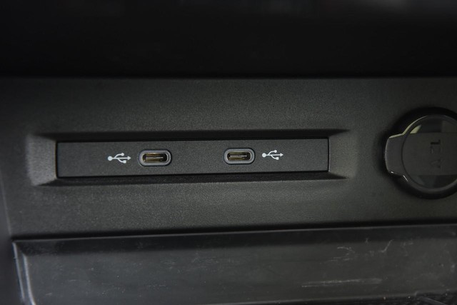 Volkswagen Taos Vehicle Image 16