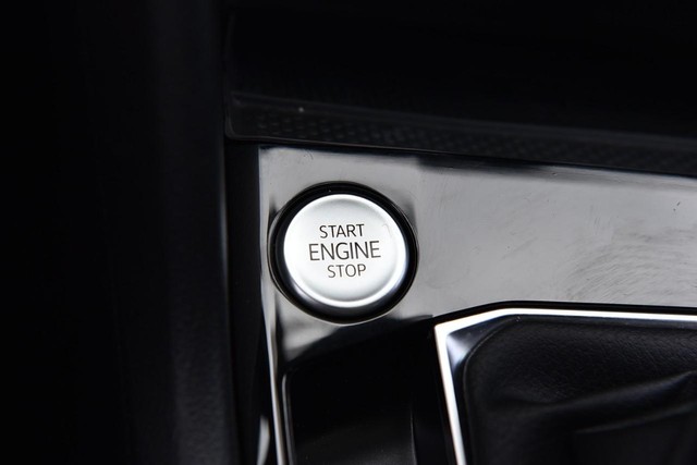 Volkswagen Taos Vehicle Image 17