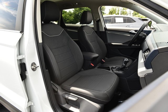 Volkswagen Taos Vehicle Image 21