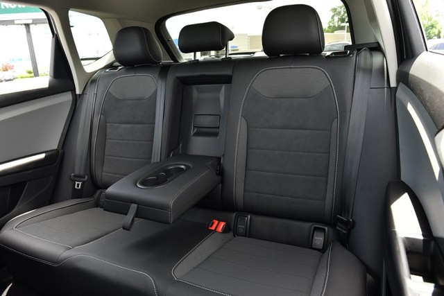 Volkswagen Taos Vehicle Image 23