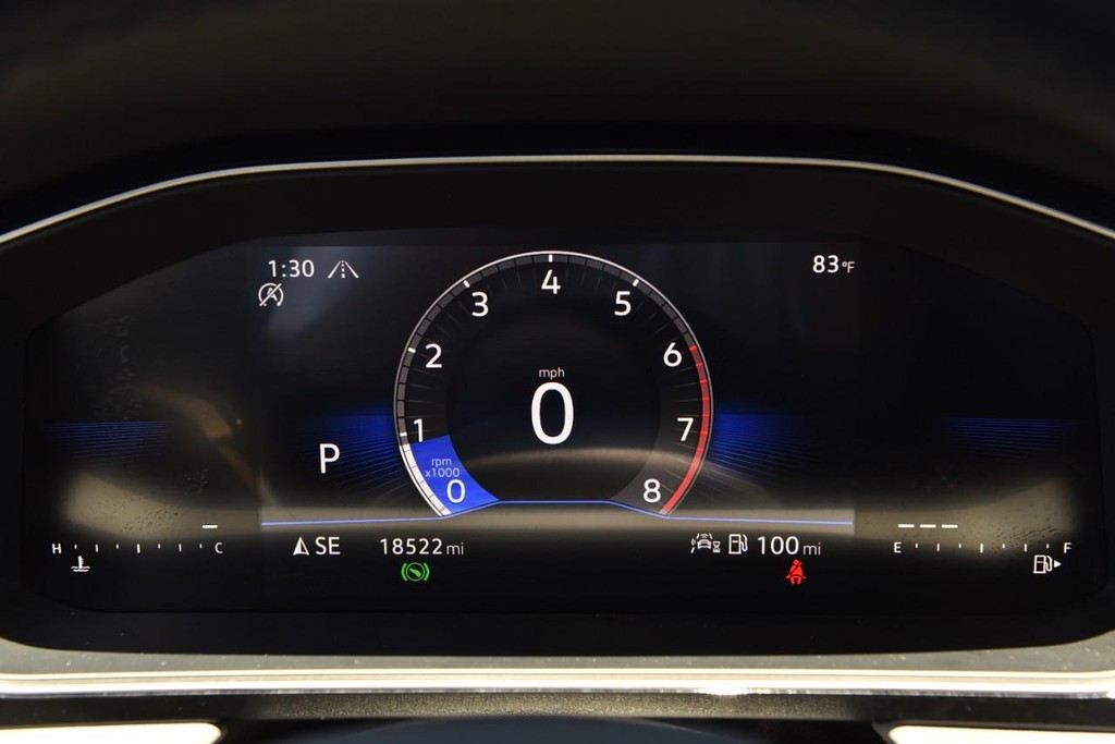 Volkswagen Jetta Vehicle Full-screen Gallery Image 12