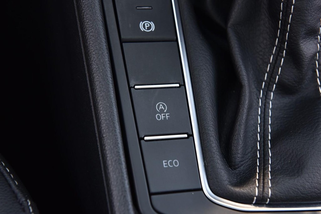 Volkswagen Jetta Vehicle Full-screen Gallery Image 18