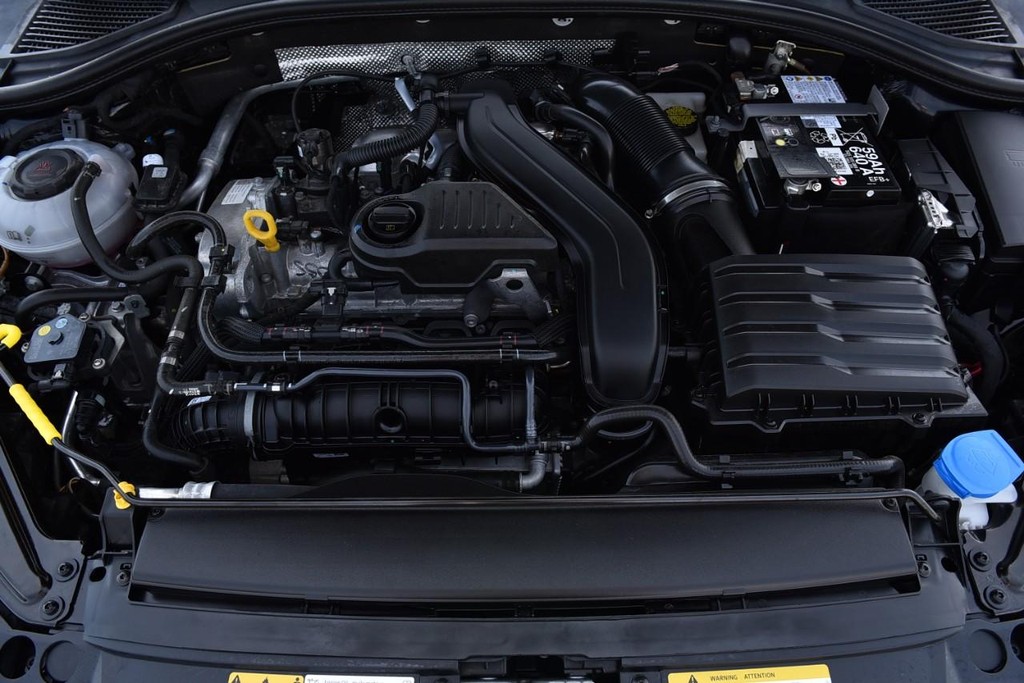Volkswagen Jetta Vehicle Full-screen Gallery Image 24
