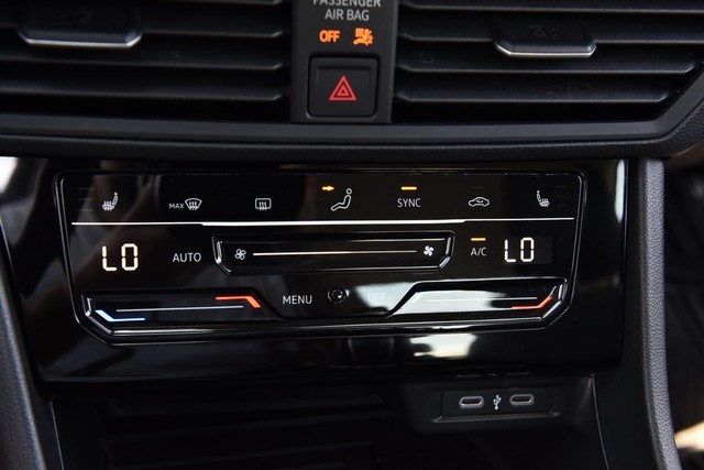 Volkswagen Jetta Vehicle Image 15