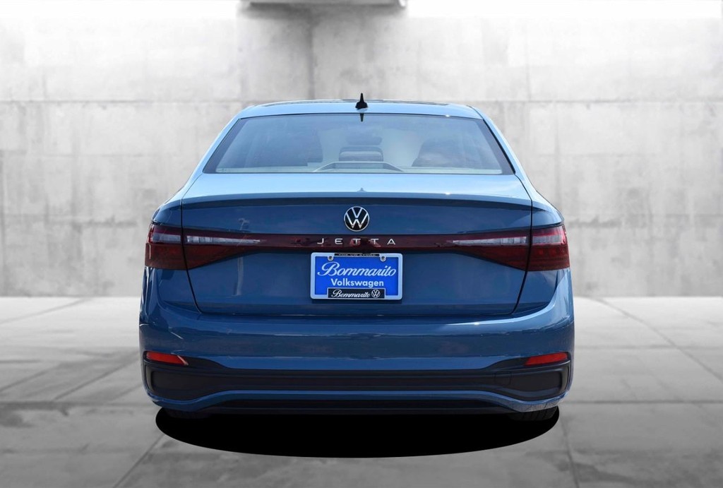 Volkswagen Jetta Vehicle Full-screen Gallery Image 6