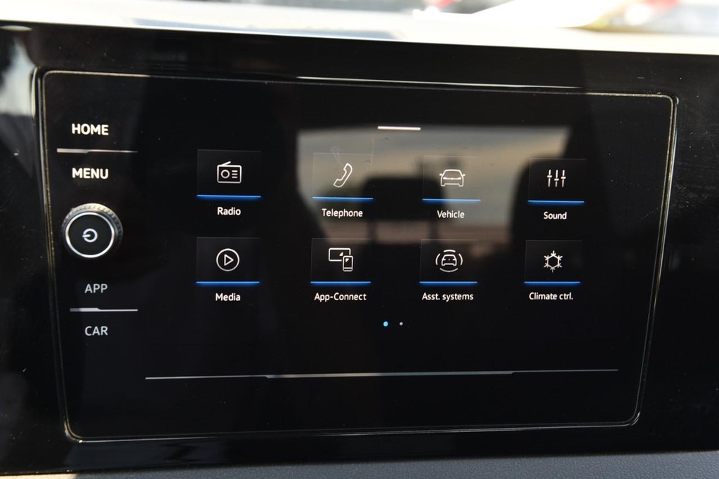 Volkswagen Jetta Vehicle Full-screen Gallery Image 14