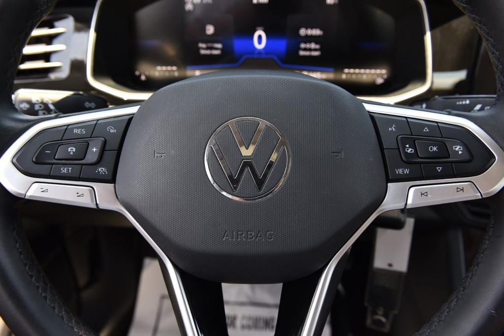 Volkswagen Jetta Vehicle Full-screen Gallery Image 18