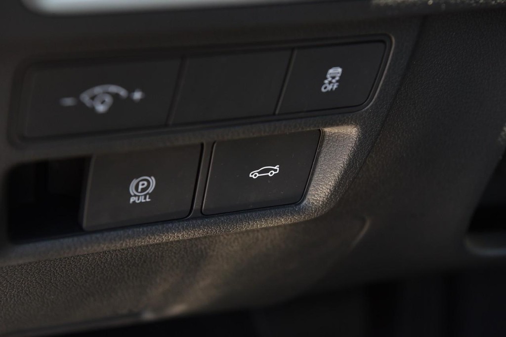 Hyundai Sonata Vehicle Full-screen Gallery Image 10