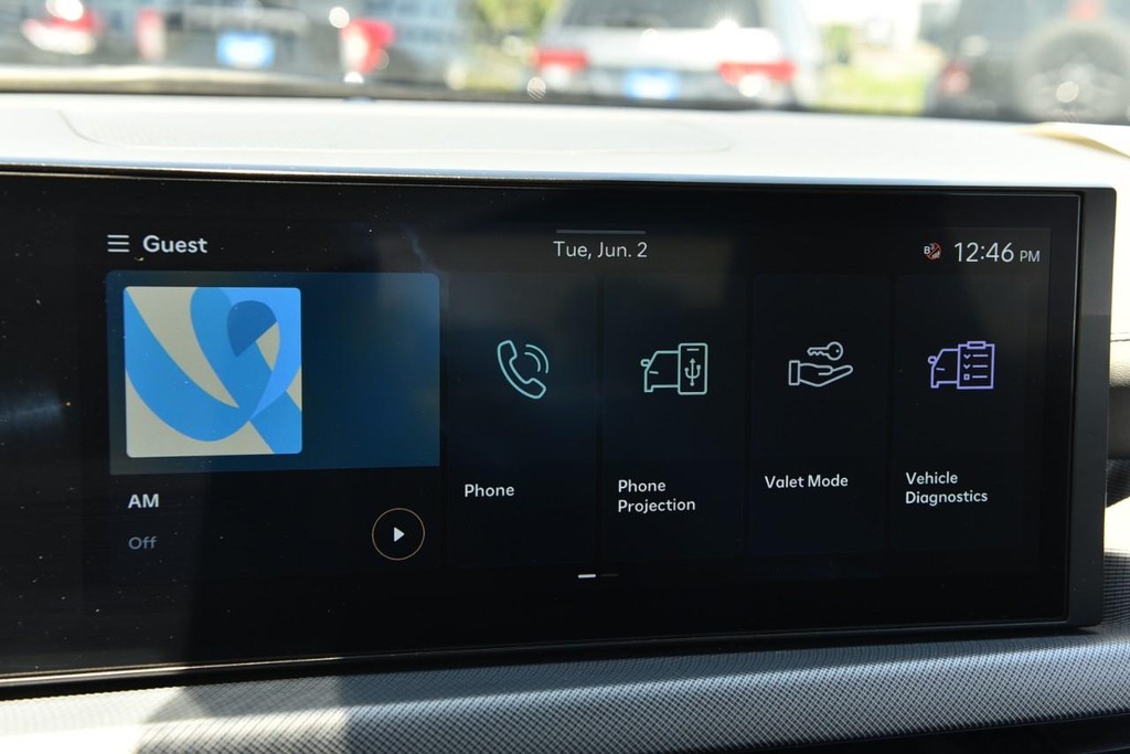 Hyundai Sonata Vehicle Full-screen Gallery Image 13