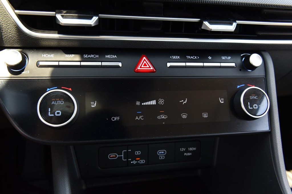 Hyundai Sonata Vehicle Full-screen Gallery Image 14
