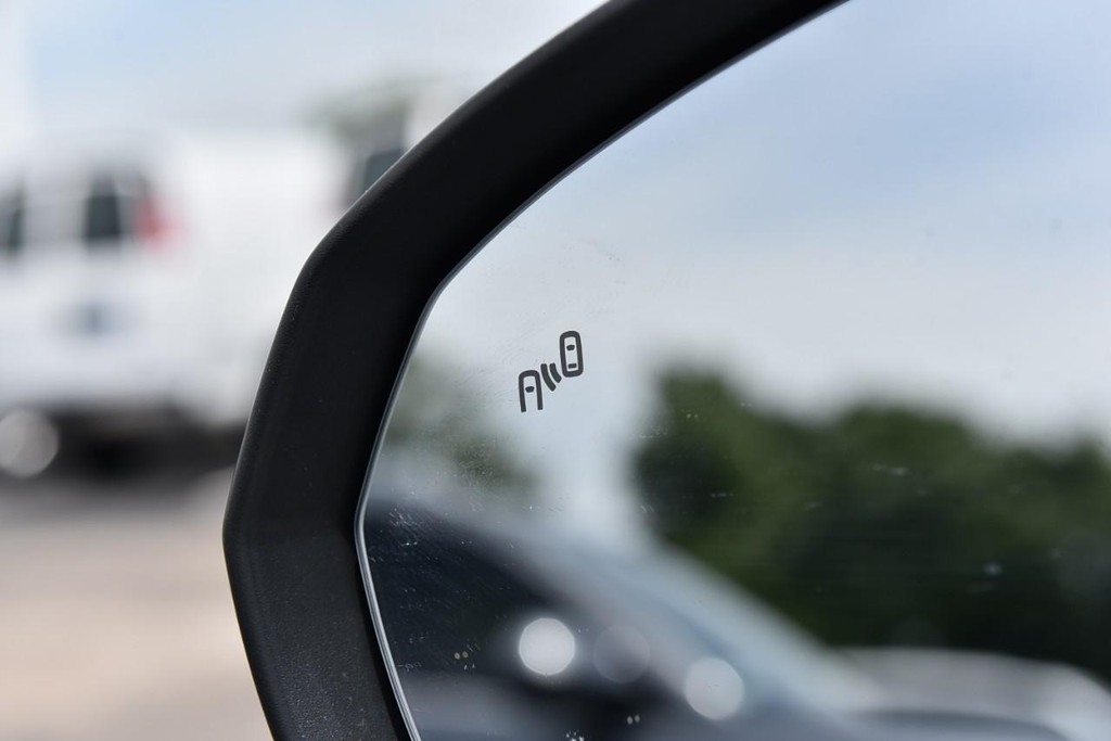 Volkswagen Taos Vehicle Full-screen Gallery Image 10
