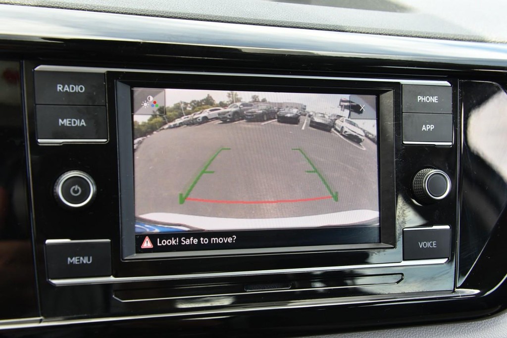 Volkswagen Taos Vehicle Full-screen Gallery Image 13