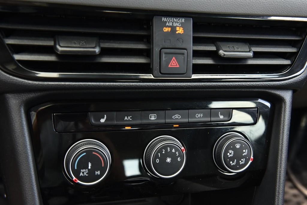 Volkswagen Taos Vehicle Full-screen Gallery Image 15