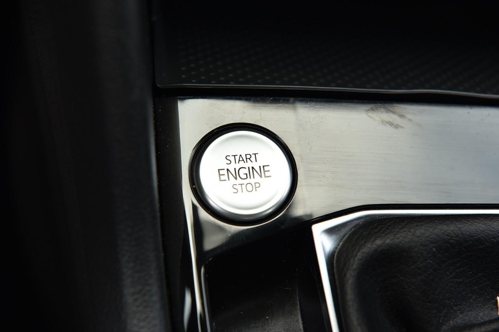 Volkswagen Taos Vehicle Full-screen Gallery Image 17