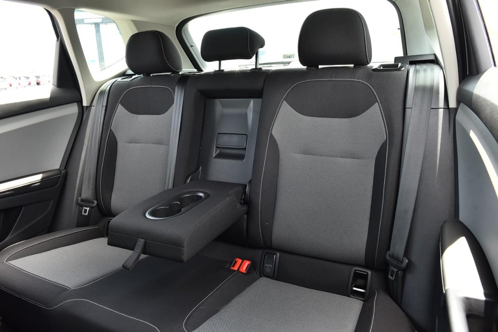 Volkswagen Taos Vehicle Full-screen Gallery Image 22