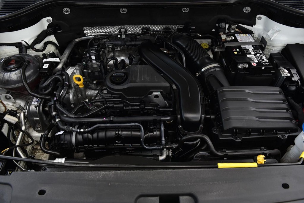 Volkswagen Taos Vehicle Full-screen Gallery Image 24