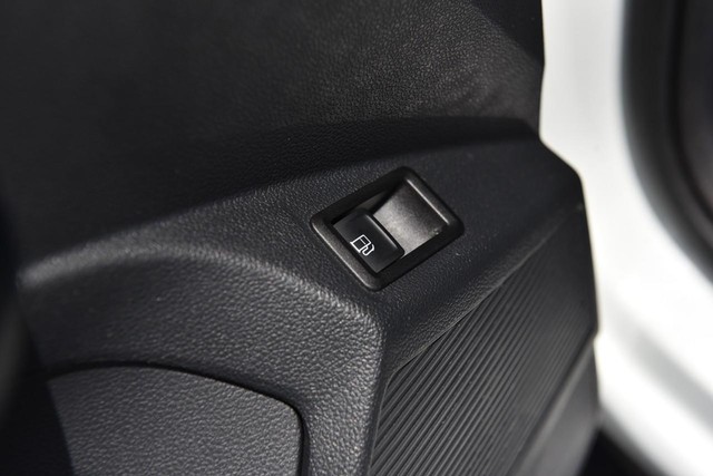 Volkswagen Taos Vehicle Image 09