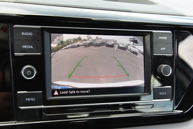 Volkswagen Taos Vehicle Image 13