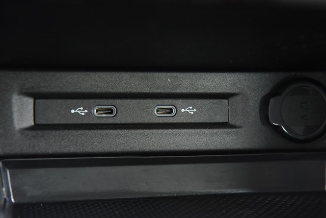 Volkswagen Taos Vehicle Image 16