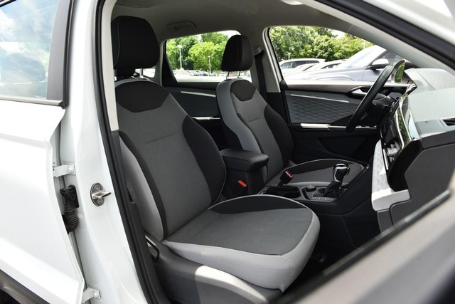 Volkswagen Taos Vehicle Image 21