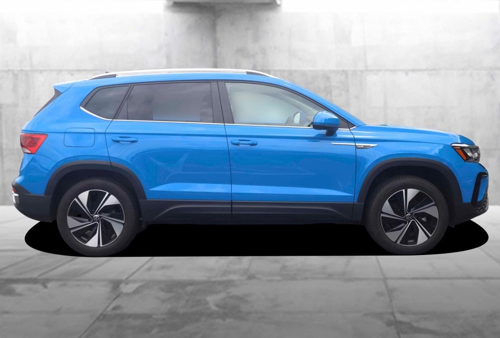 Volkswagen Taos Vehicle Full-screen Gallery Image 5
