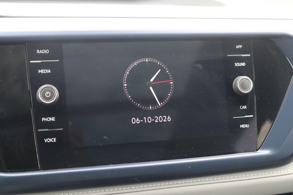 Volkswagen Taos Vehicle Full-screen Gallery Image 14