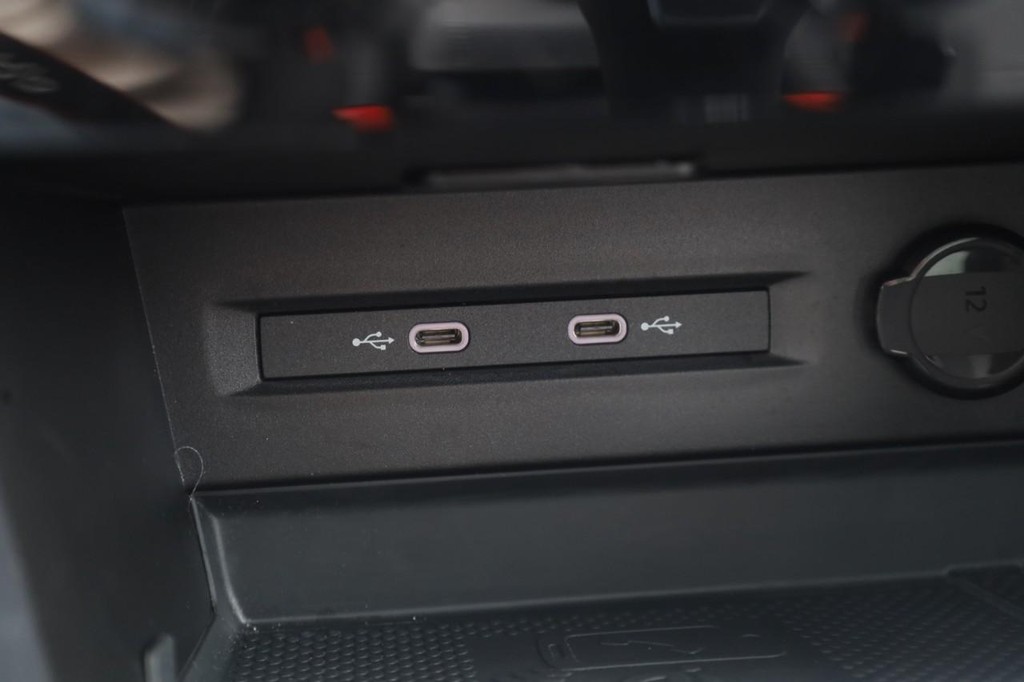 Volkswagen Taos Vehicle Full-screen Gallery Image 17