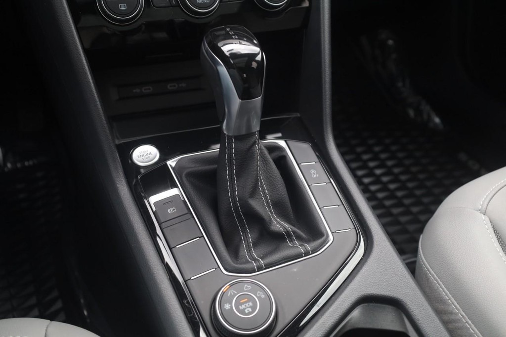 Volkswagen Taos Vehicle Full-screen Gallery Image 18