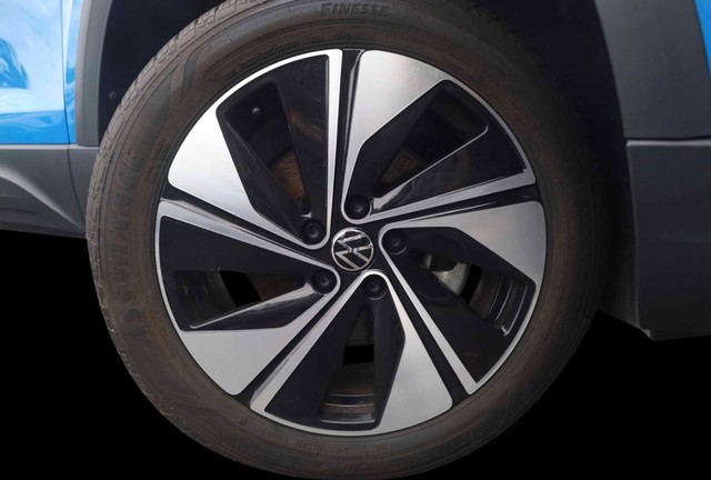 Volkswagen Taos Vehicle Image 03