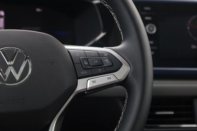 Volkswagen Taos Vehicle Image 09