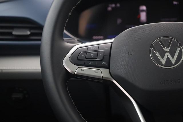 Volkswagen Taos Vehicle Image 10