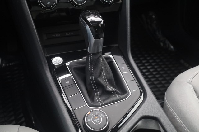Volkswagen Taos Vehicle Image 18