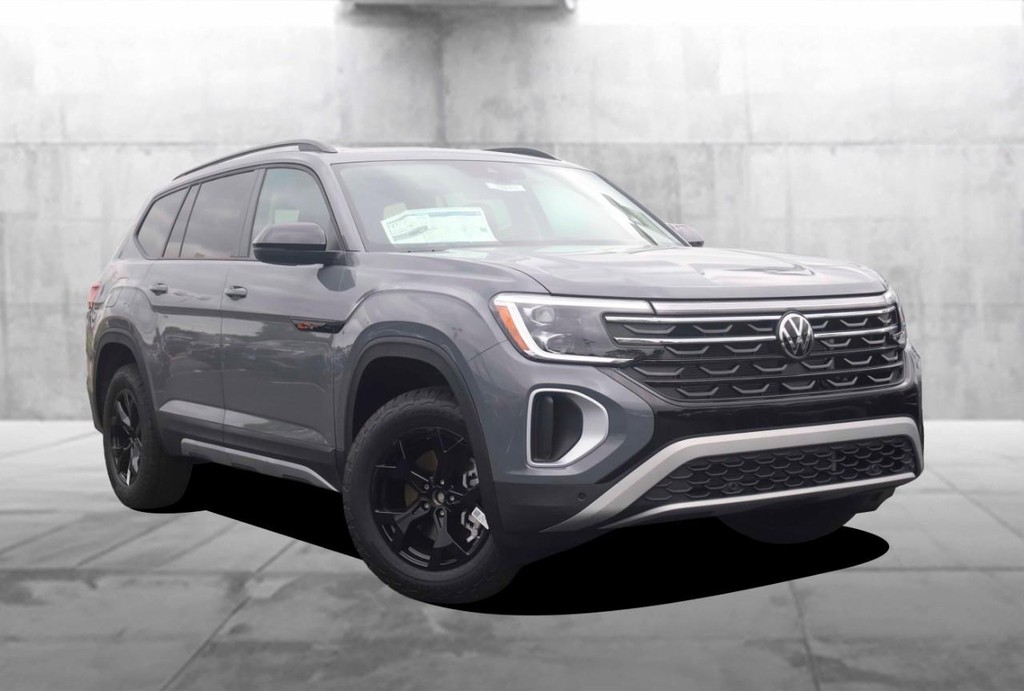 Volkswagen Atlas Vehicle Full-screen Gallery Image 2